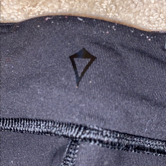 Reversible ivivva capris - Picture 3 of 4